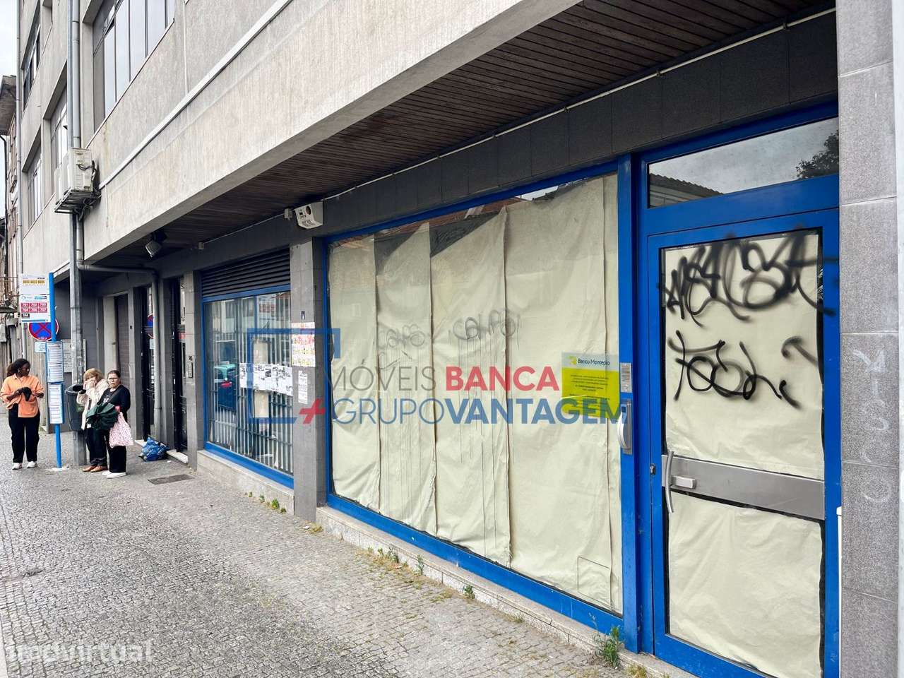 Loja com 800 M2 / Areosa - Grande imagem: 2/8