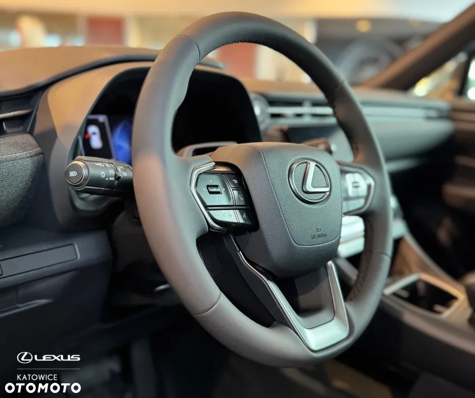 Lexus LBX 1.5 Hybrid - 4
