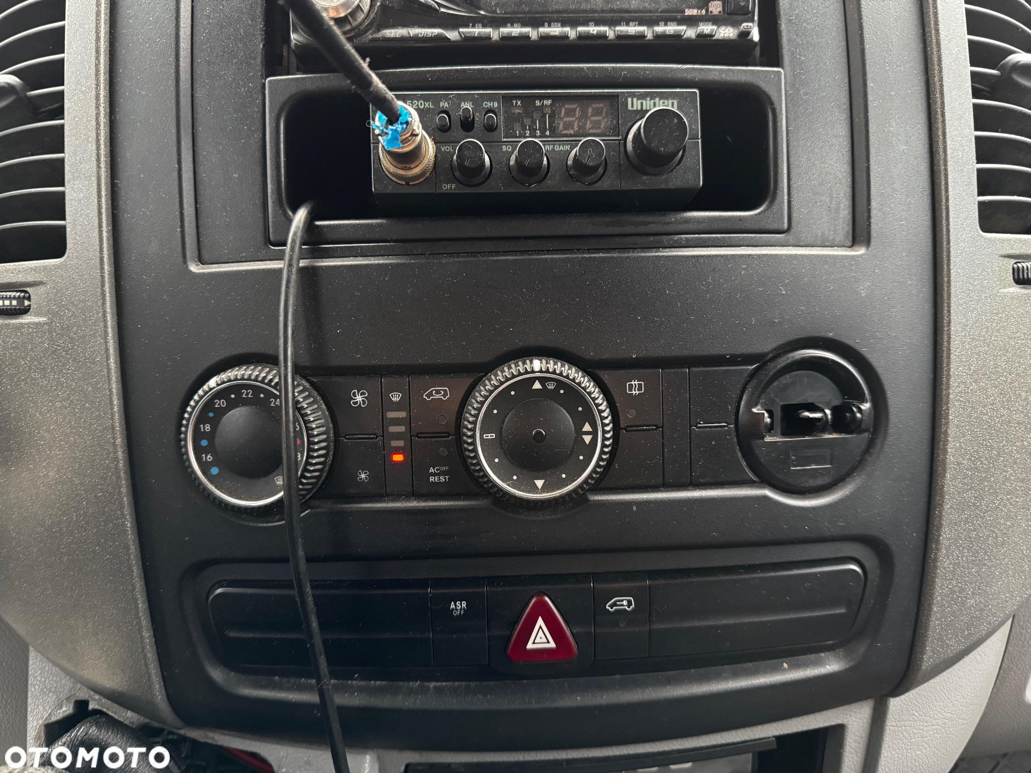 Mercedes-Benz Sprinter - 12