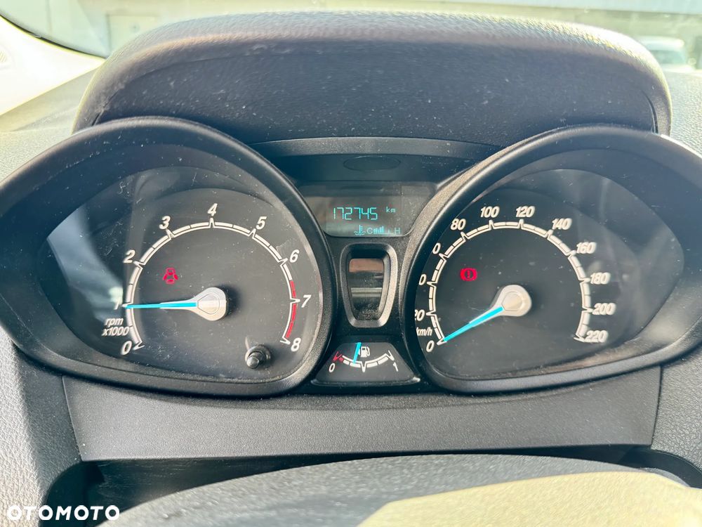 Ford Courier - 12