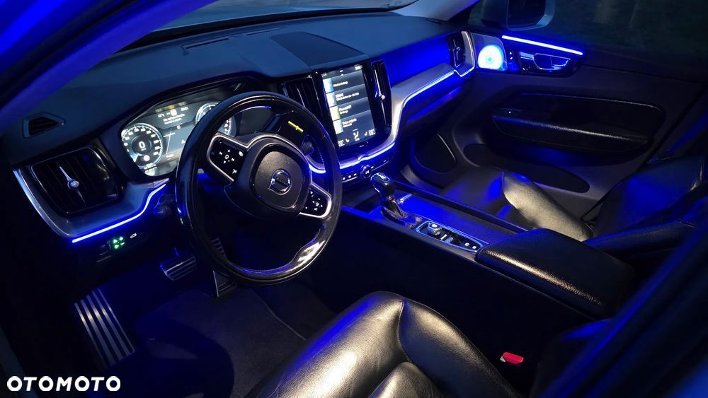 Volvo XC 60 T5 AWD Momentum Pro - 10