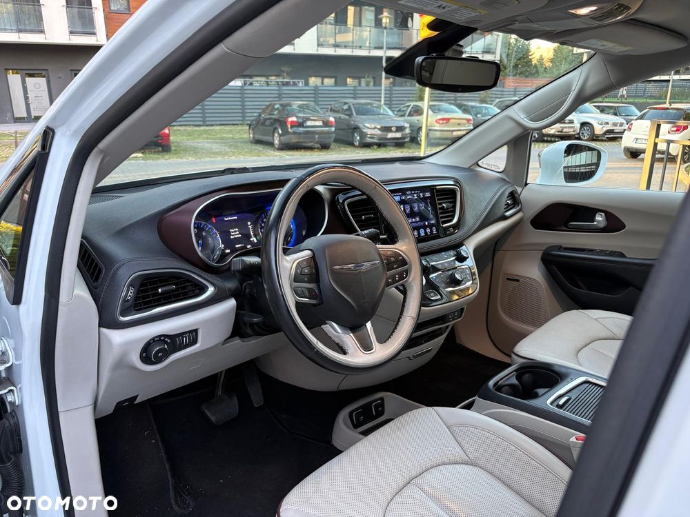 Chrysler Pacifica - 14