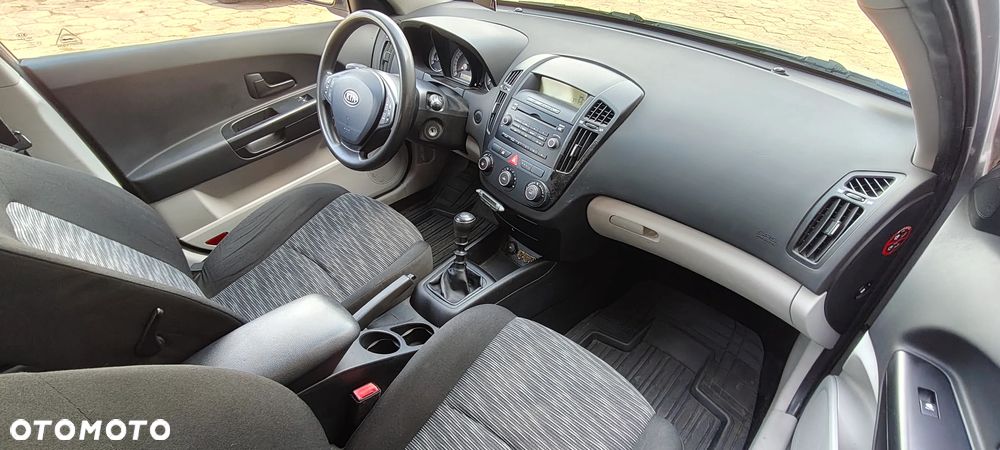 Kia Ceed 1.6 Crdi Comfort + - 6