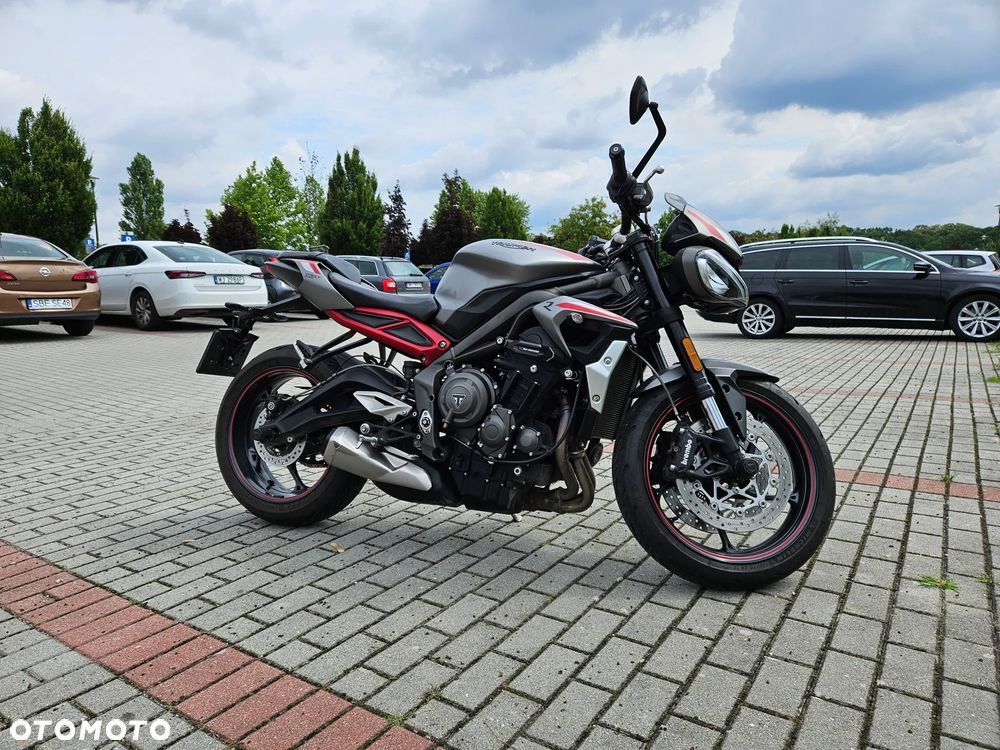 Triumph Street Triple - 7