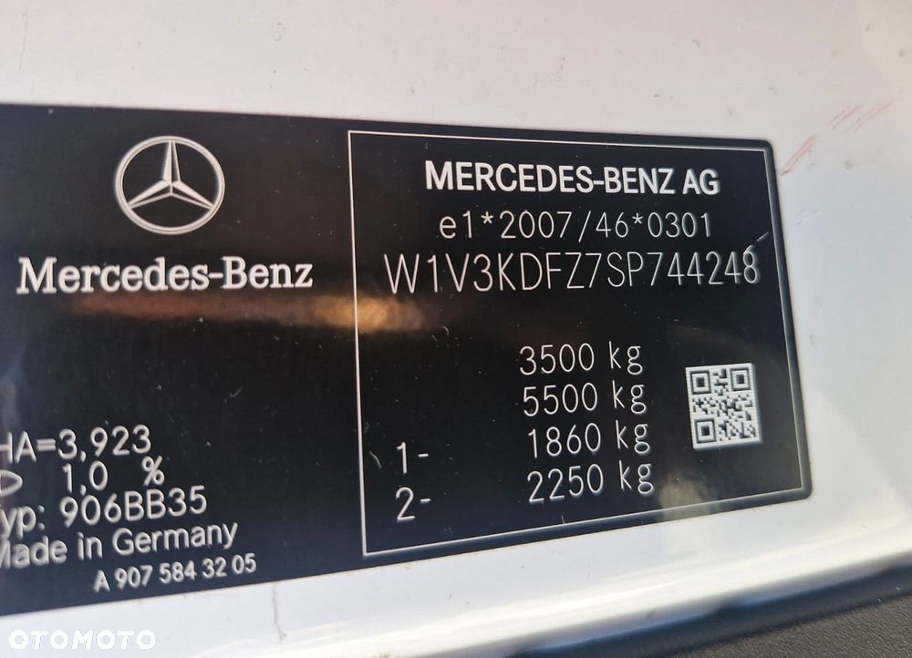 Mercedes-Benz Sprinter - 14