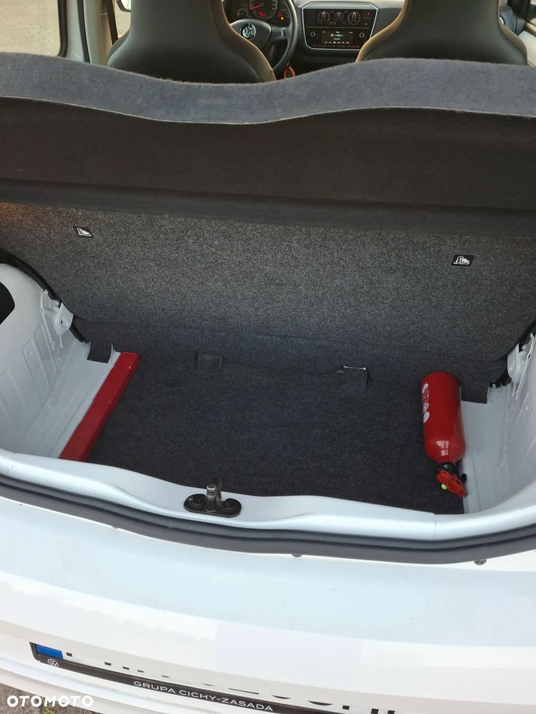Volkswagen up! Standard - 11