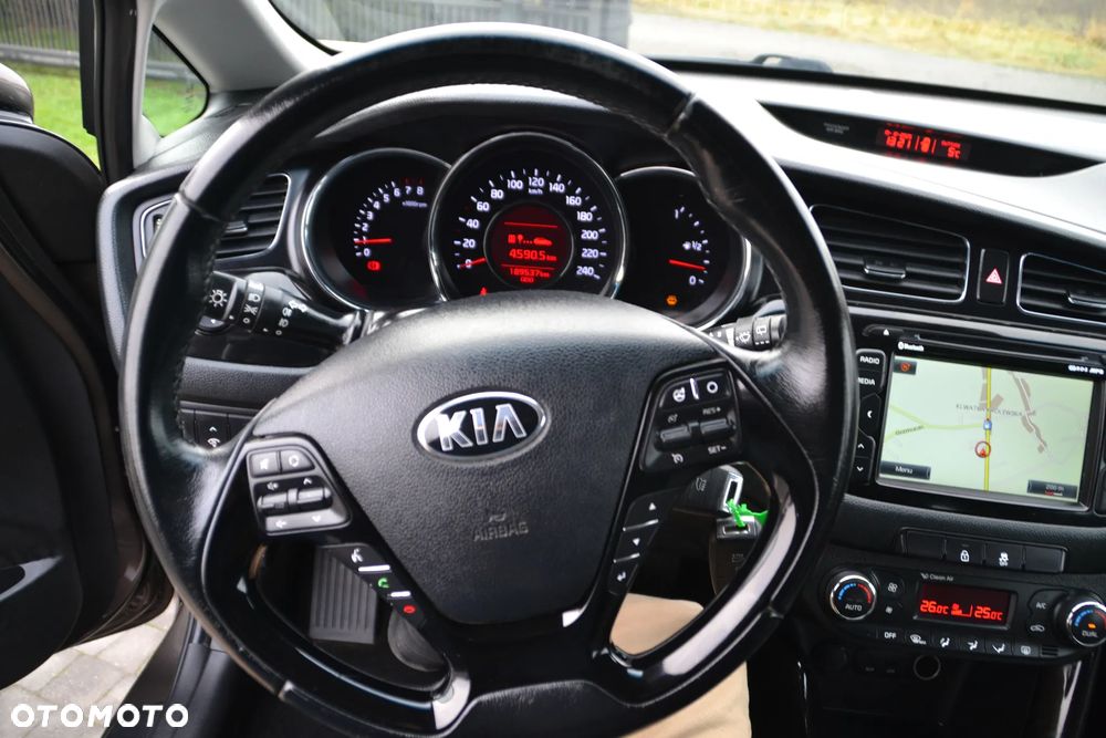 Kia Ceed 1.6 GDI Dream-Team Edition - 33