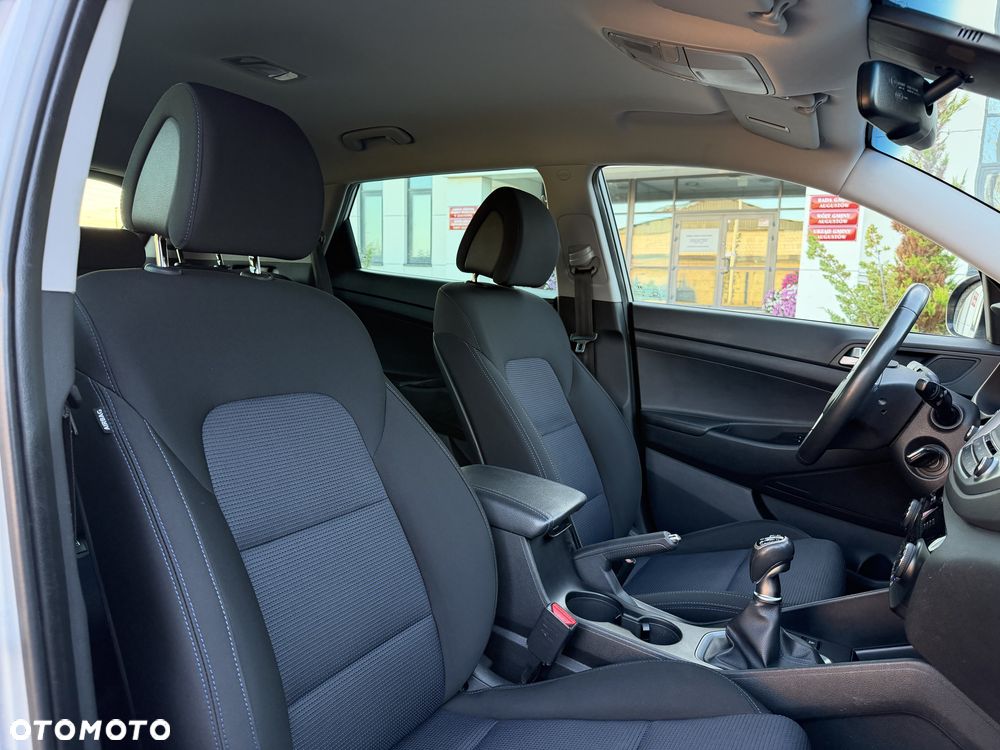 Hyundai Tucson 1.7 CRDI BlueDrive Style 2WD - 22