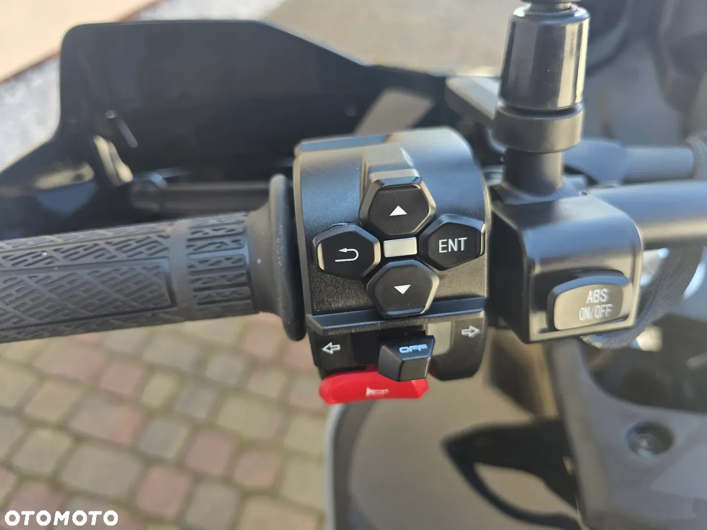 CFMoto MT - 18