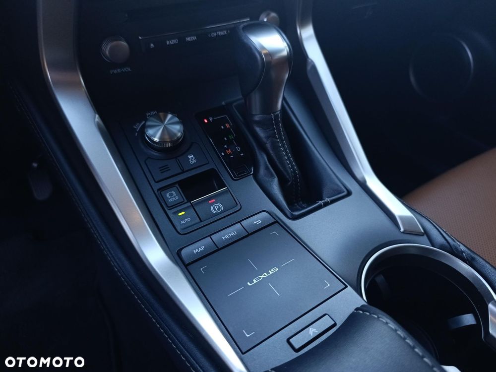 Lexus NX 300 Comfort AWD - 23