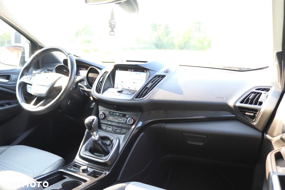 Ford Kuga 2.0 TDCi 2x4 Business Edition - 26