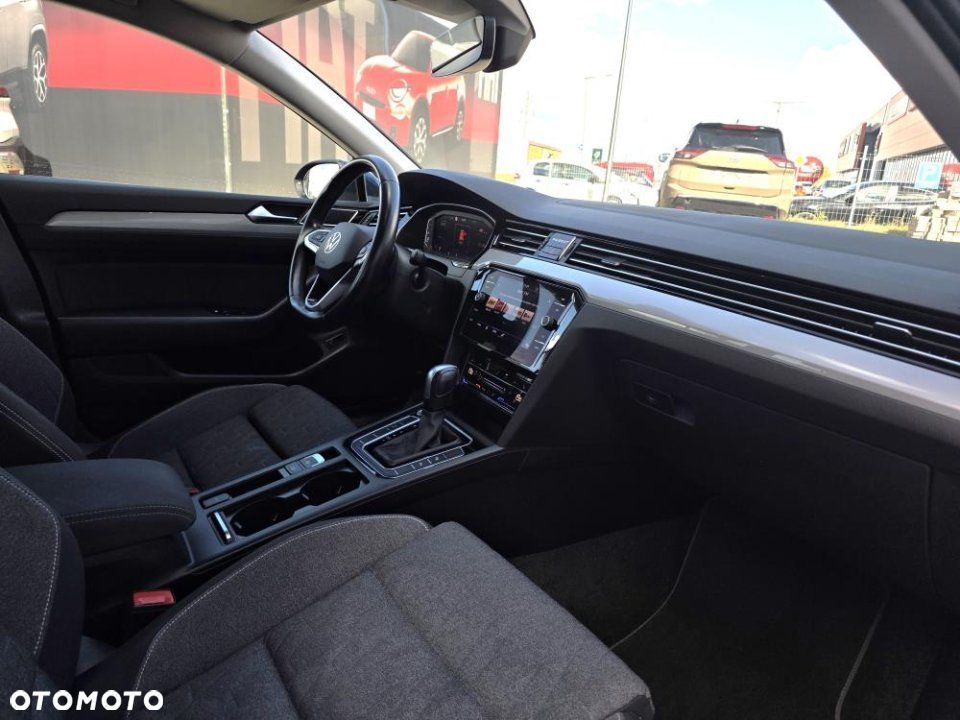 Volkswagen Passat - 15