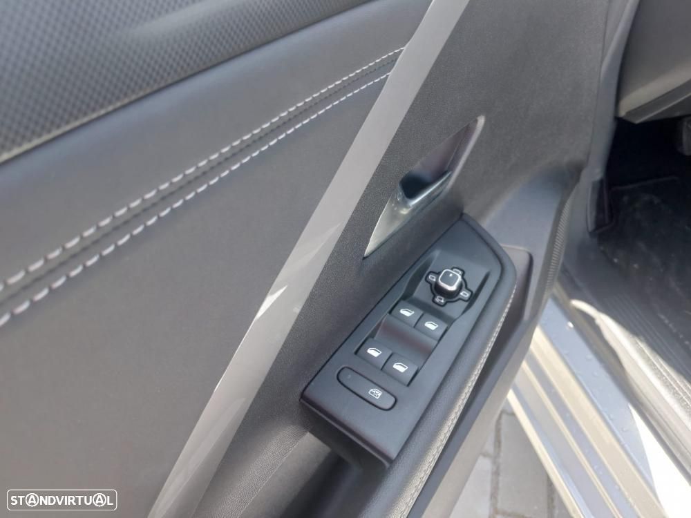 Opel Astra 1.2 T Elegance Aut. - 6