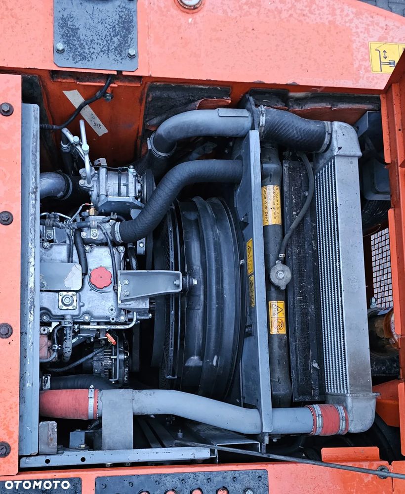 Hitachi ZX140W-3 - 13