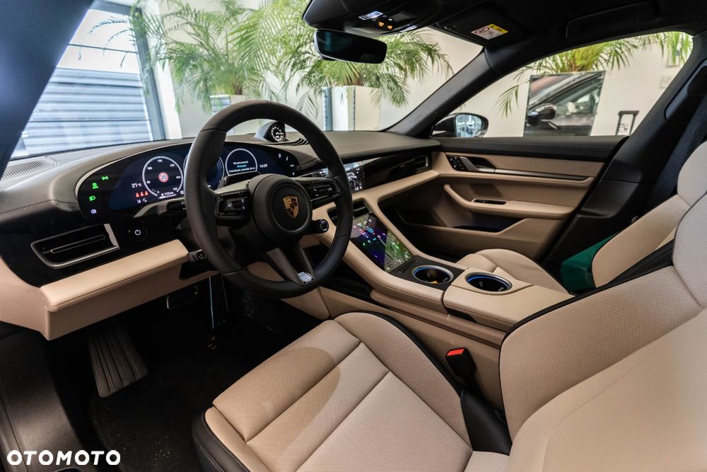 Porsche Taycan 105kWh 4S Black Edition - 11