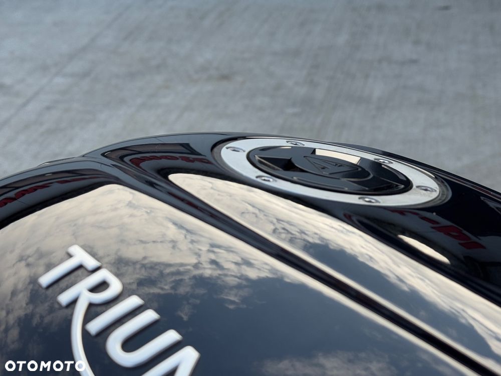 Triumph Street Triple - 18