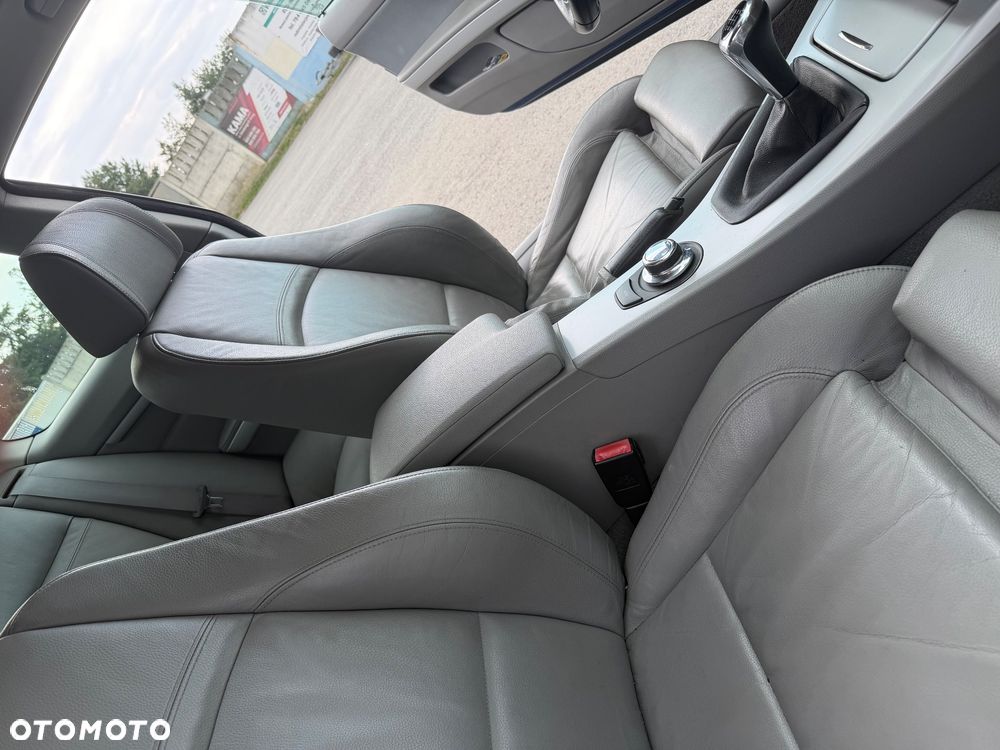 BMW Seria 3 325i - 10