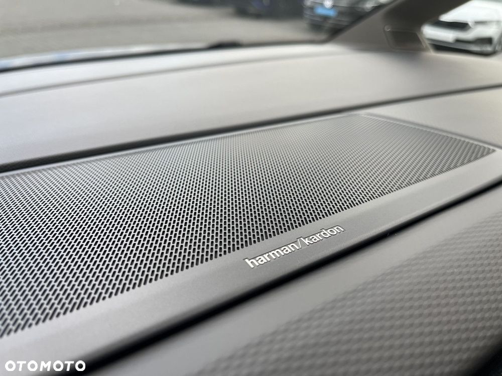 Volkswagen Multivan - 15