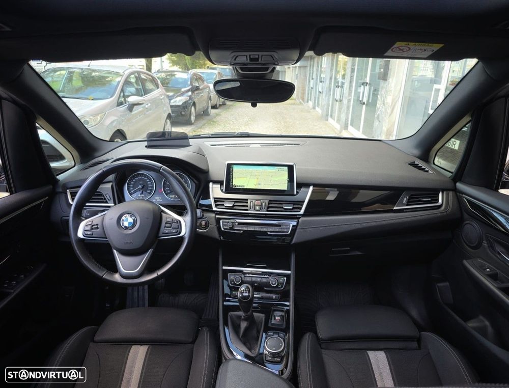 BMW 216 Active Tourer d Line Sport - 26