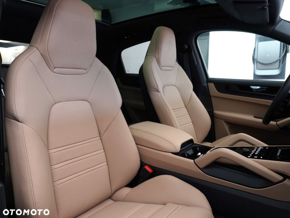 Porsche Cayenne E-Hybrid PHEV Black Edition - 33