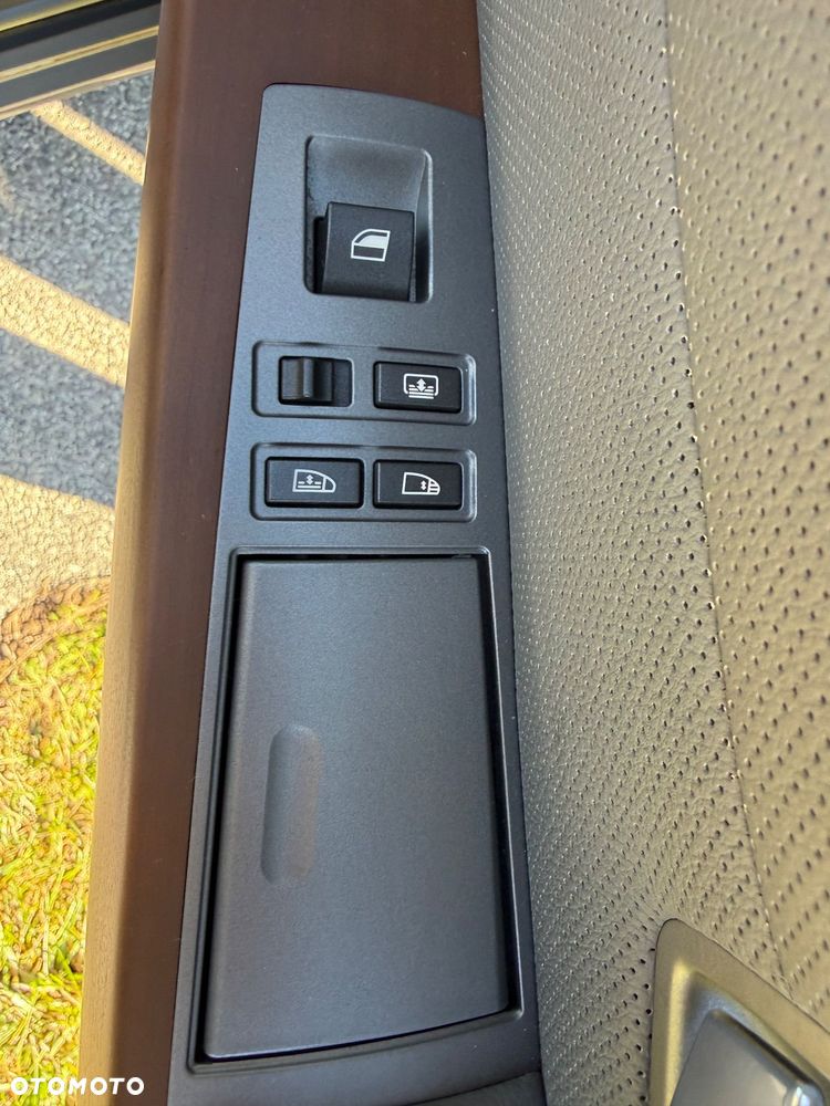 BMW Seria 7 745i L - 25
