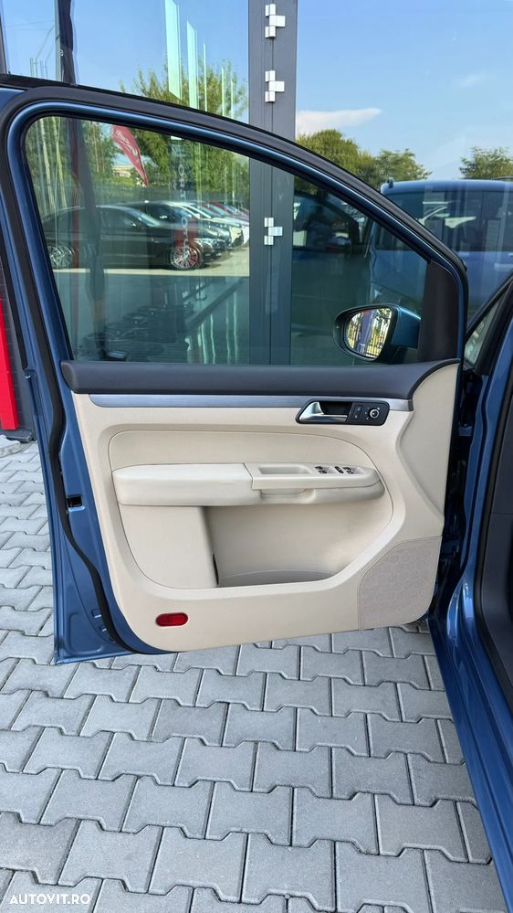 Volkswagen Touran 1.4 TSI DSG STYLE - 26