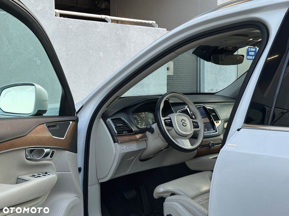 Volvo XC 90 T8 AWD Plug-In Hybrid Inscription 7os - 17