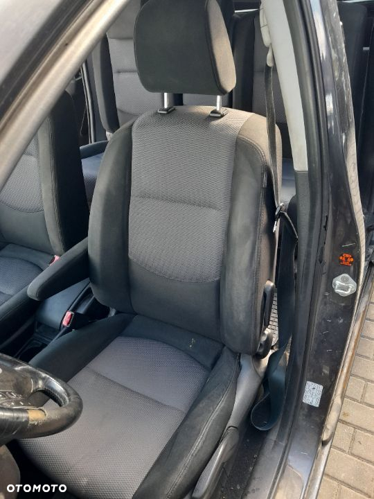 Fotele Kanapa Środek Mazda 5