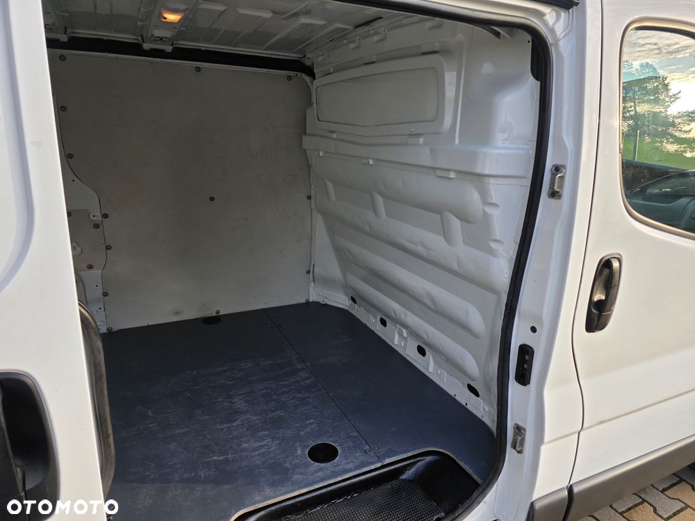 Opel Vivaro - 12