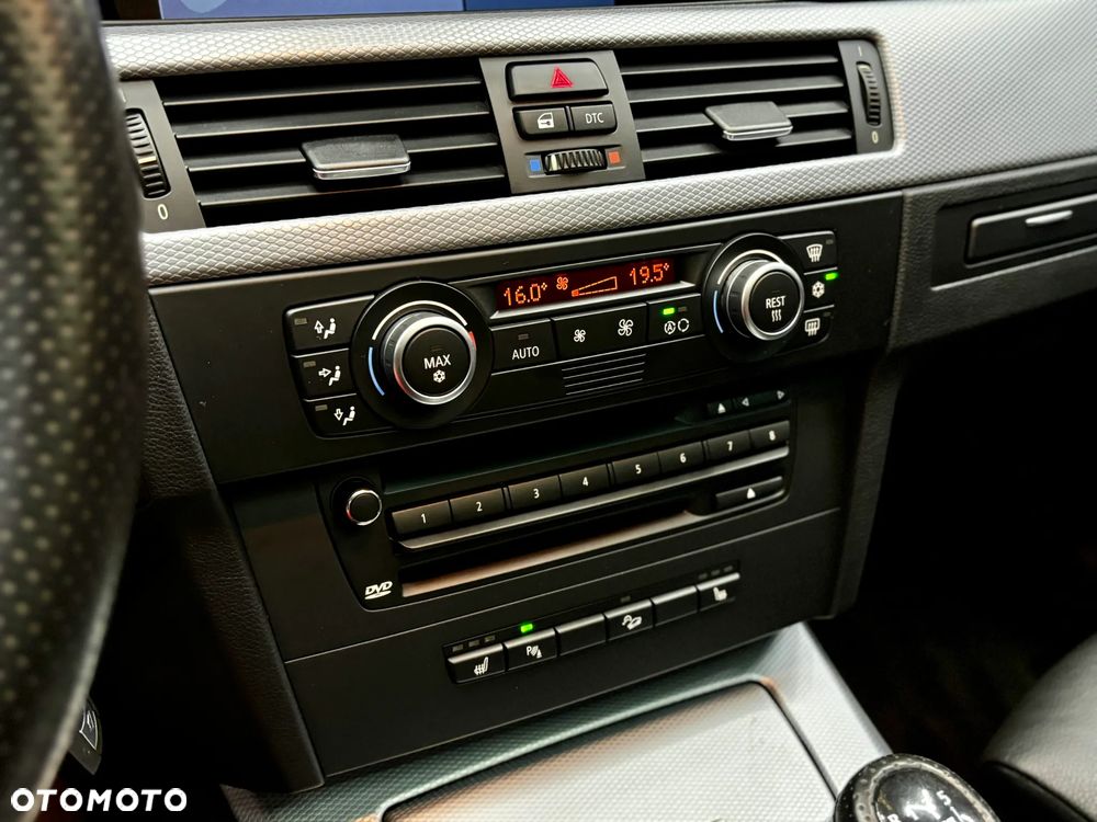 BMW Seria 3 335xi - 24