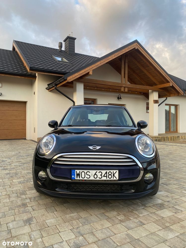 MINI Cooper Essential Trim - 2