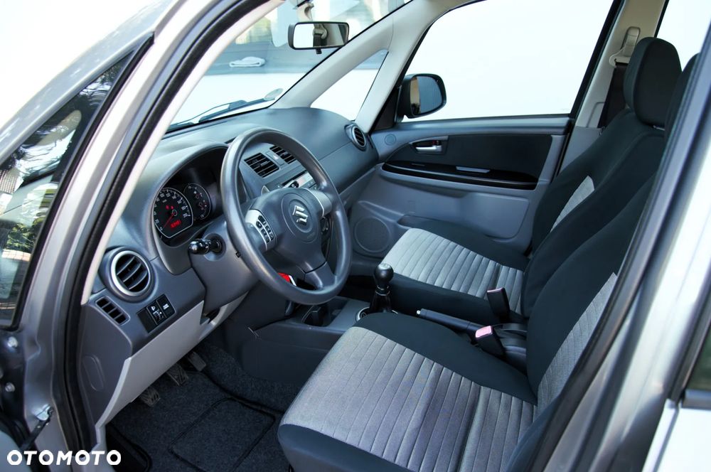 Suzuki SX4 1.5 Streetline 4x2 Classic - 18