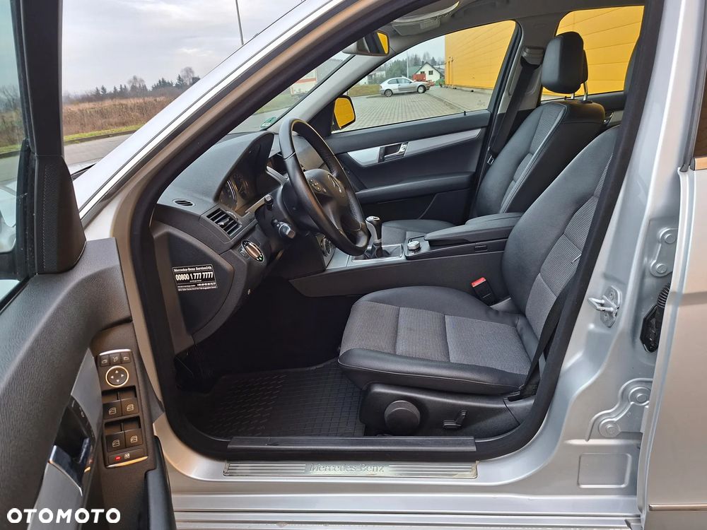 Mercedes-Benz Klasa C 180 Kompressor Avantgarde - 14