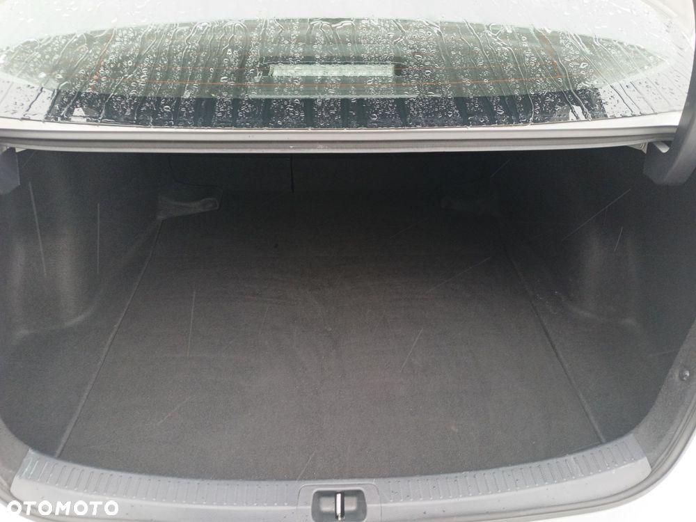 Toyota Corolla 1.8 Hybrid Comfort - 12