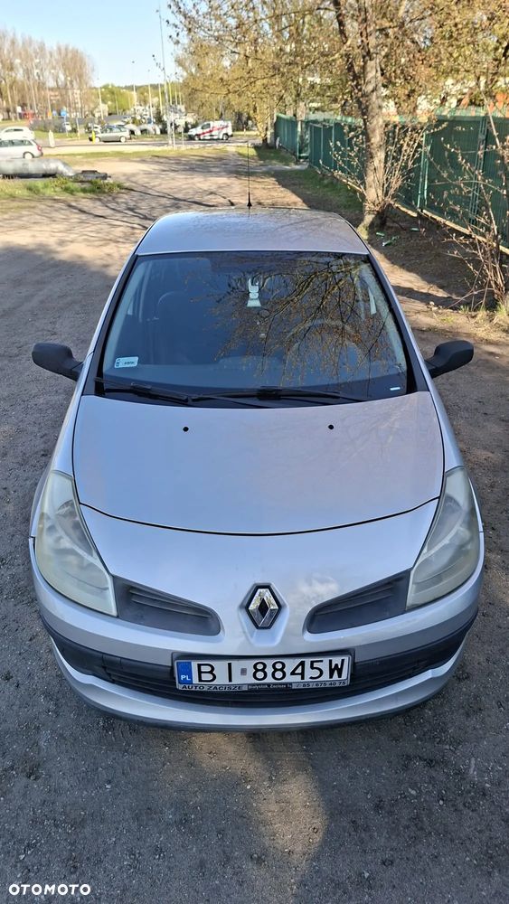 Renault Clio - 17
