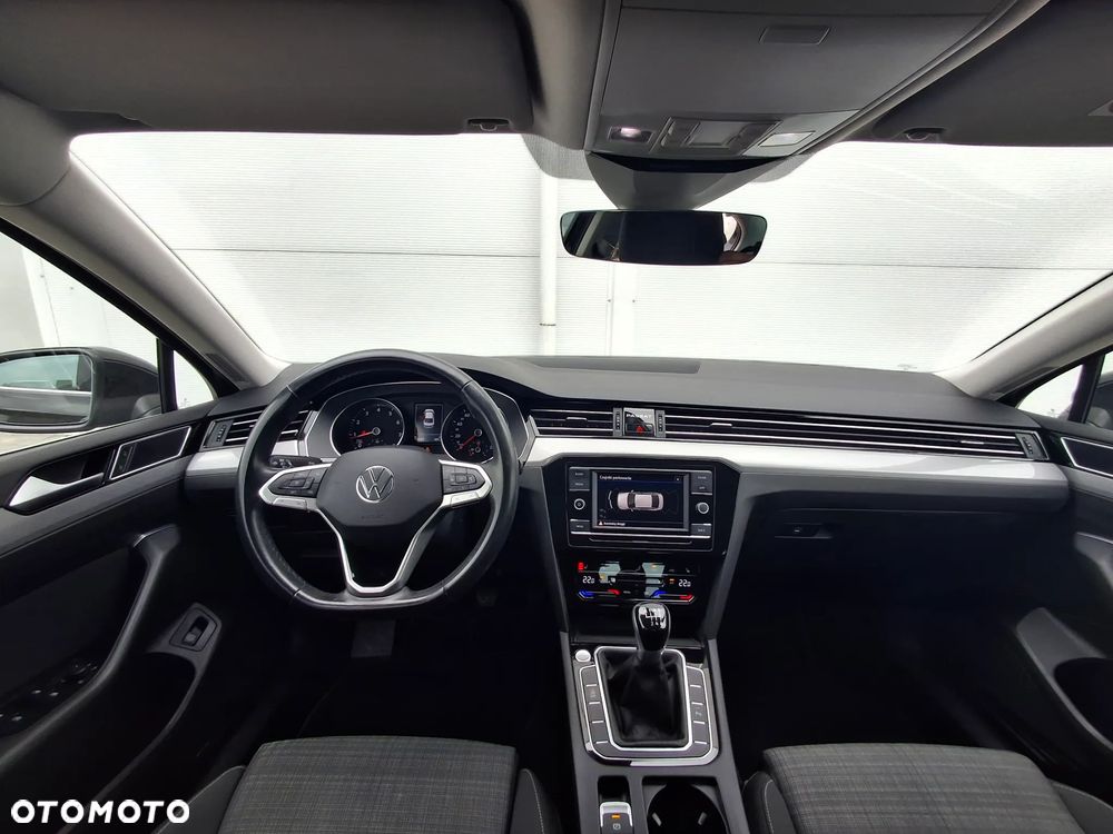 Volkswagen Passat 1.5 TSI EVO Business - 10