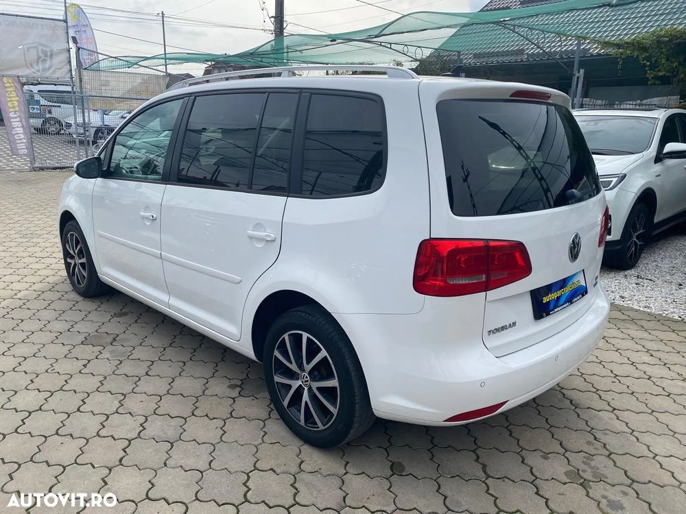 Volkswagen Touran - 3