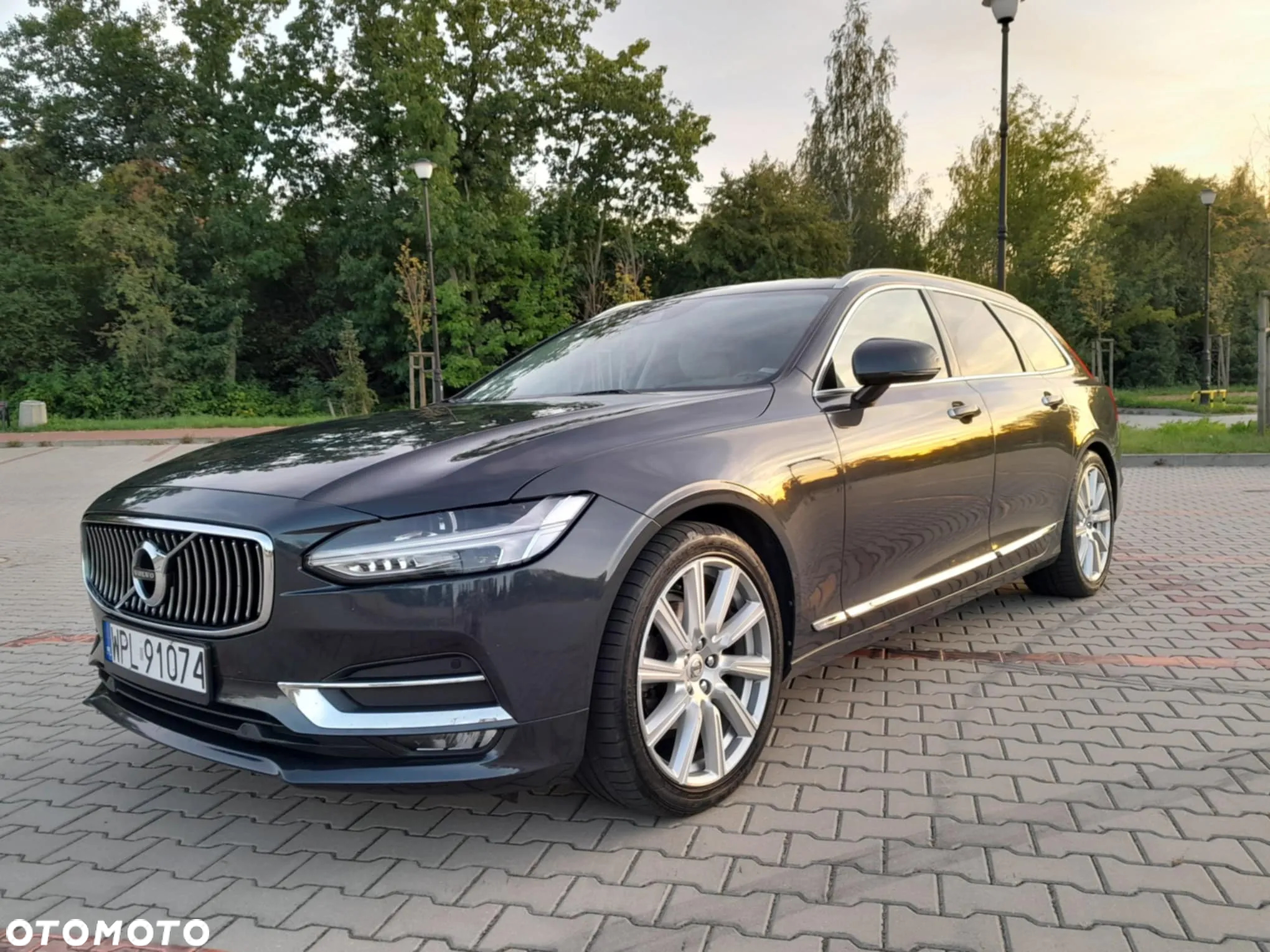 Volvo V90 D4 AWD Geartronic Inscription - 2