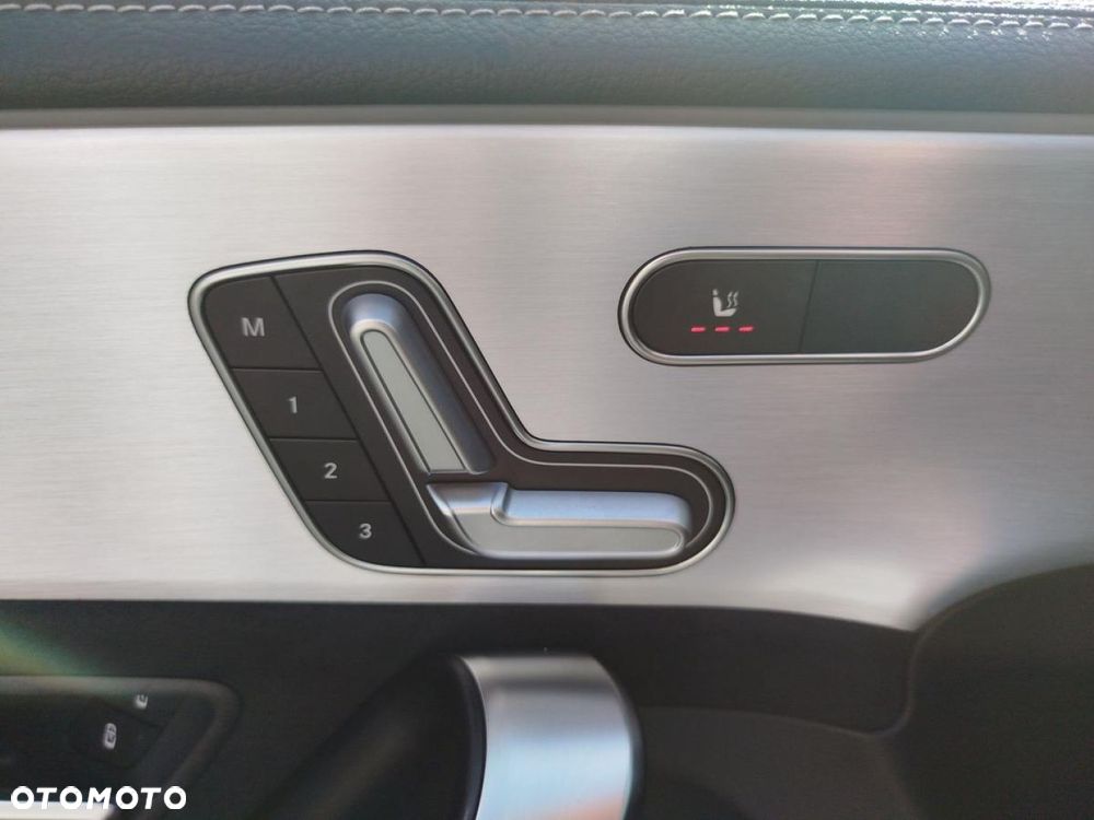 Mercedes-Benz CLA - 13
