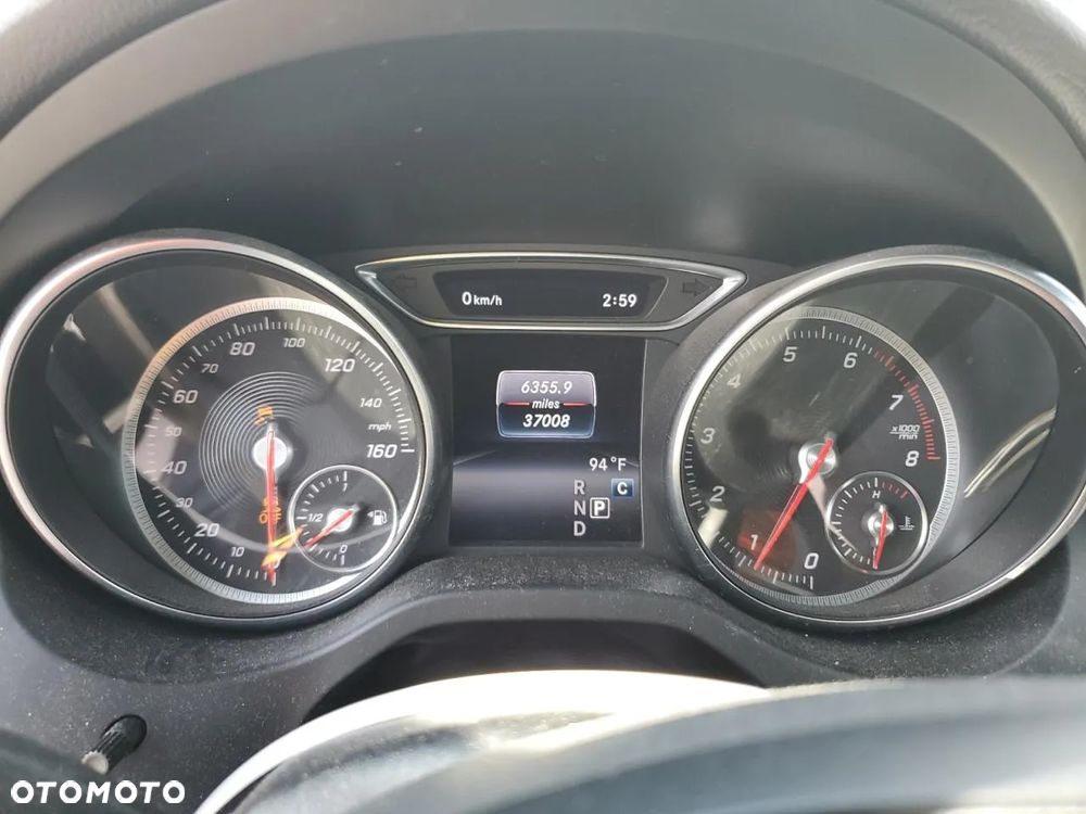 Mercedes-Benz CLA 250 4Matic 7G-DCT - 11