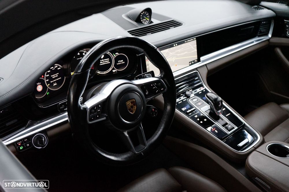 Porsche Panamera 4 E-Hybrid - 6