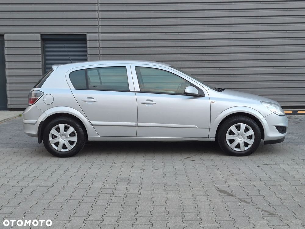 Opel Astra 1.6 Innovation - 12