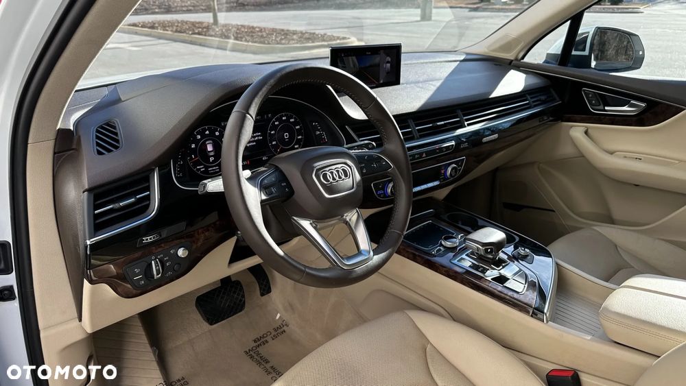 Audi Q7 - 10