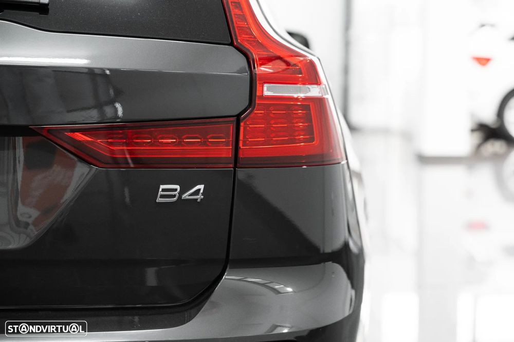 Volvo V60 2.0 B4 Momentum Plus Geartronic - 25