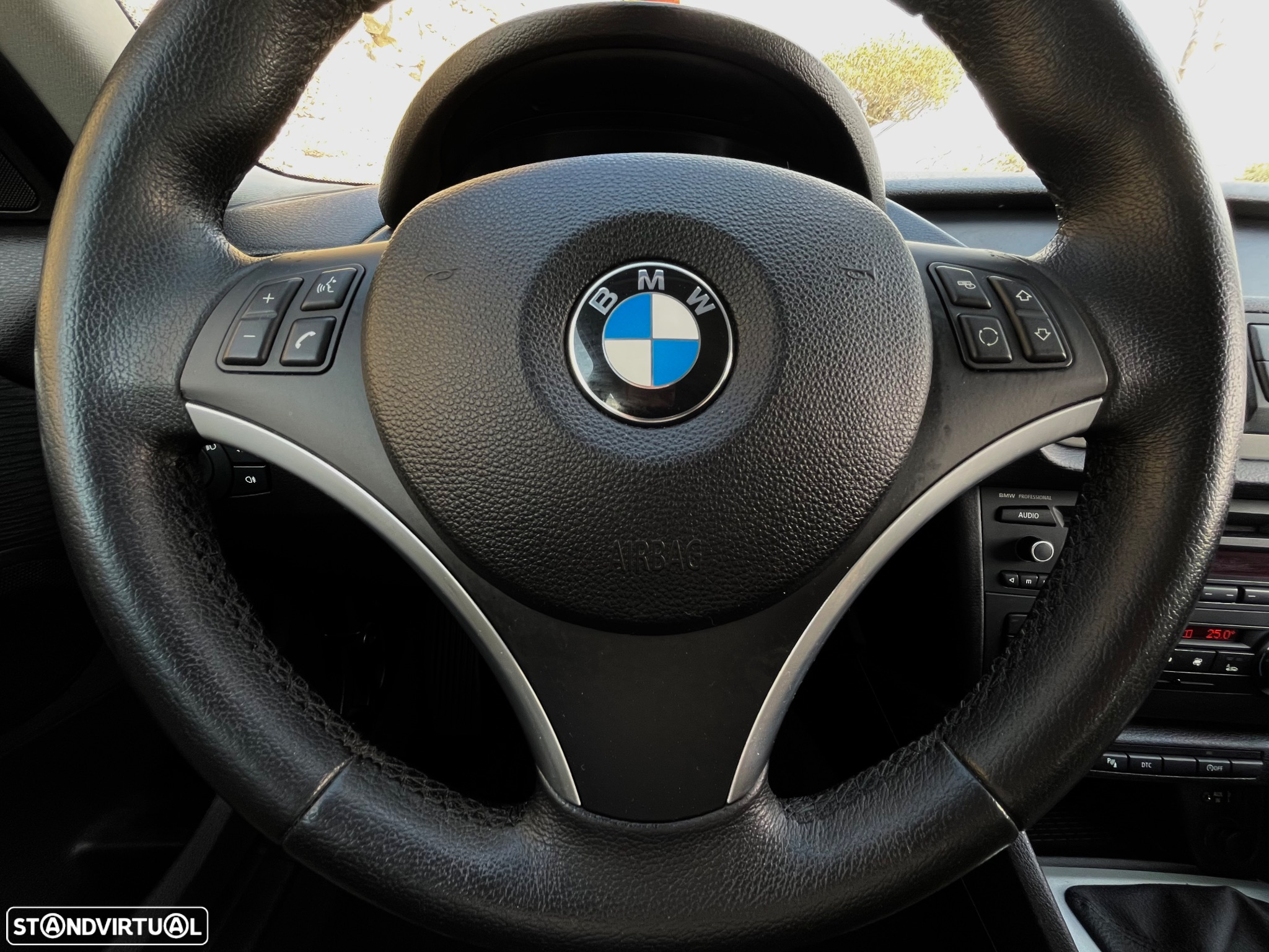 BMW X1 18 d sDrive - 29