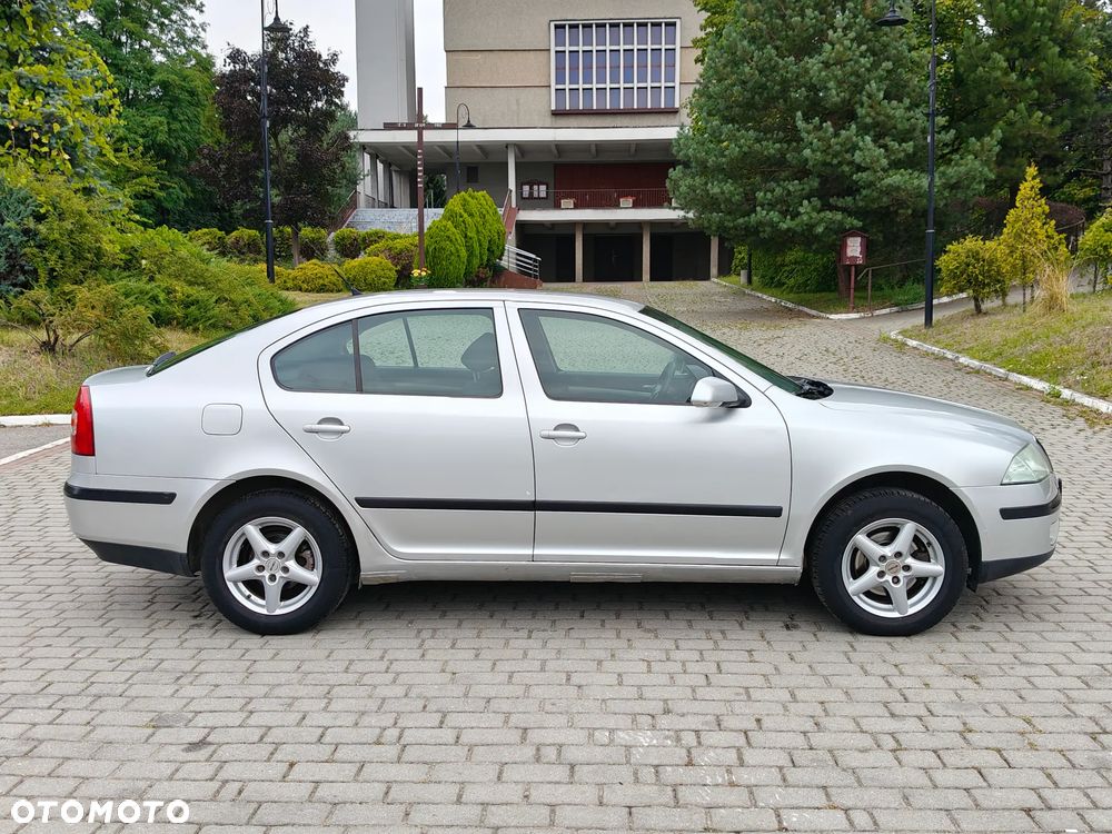 Skoda Octavia 1.6 Selection - 5
