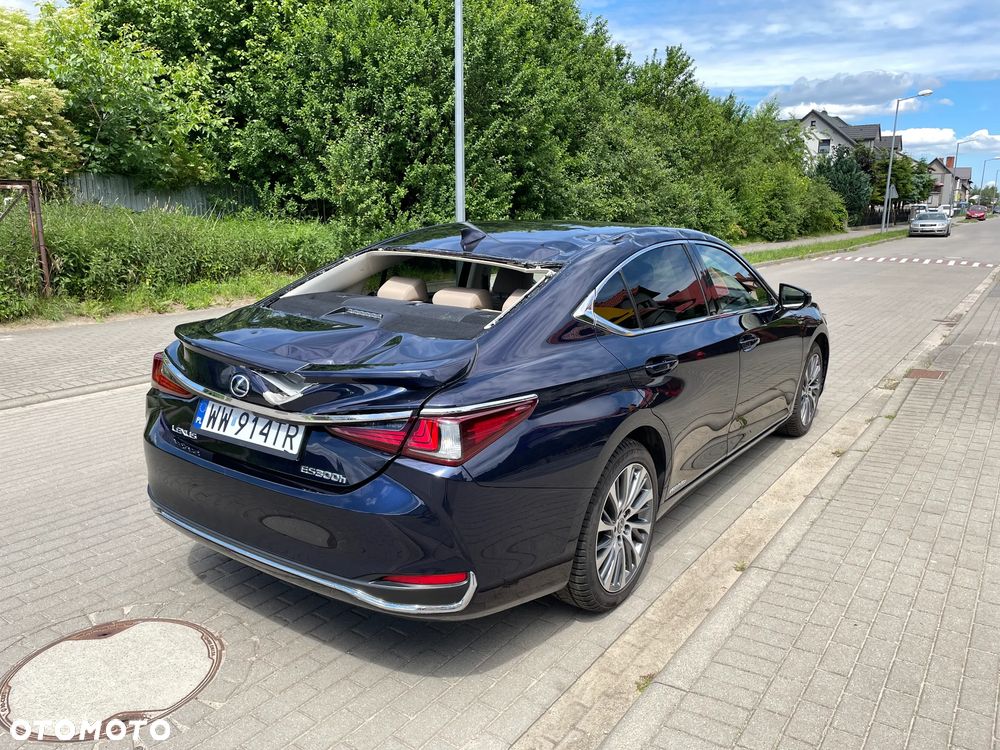 Lexus ES 300h Business Edition - 9