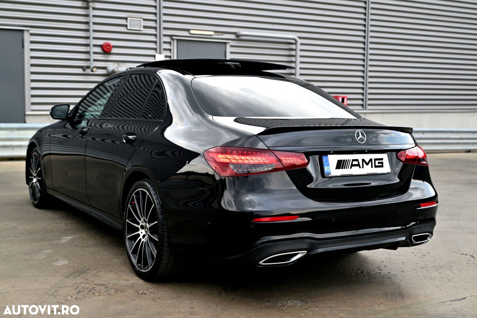 Mercedes-Benz E 450 4Matic 9G-TRONIC AMG Line - 12