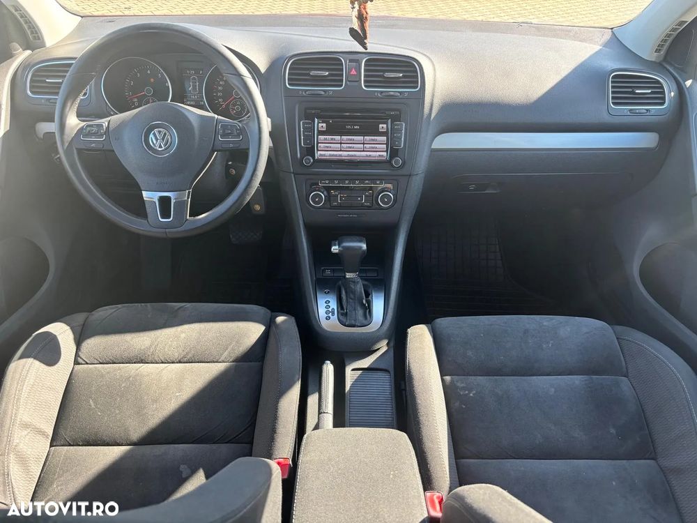 Volkswagen Golf - 6