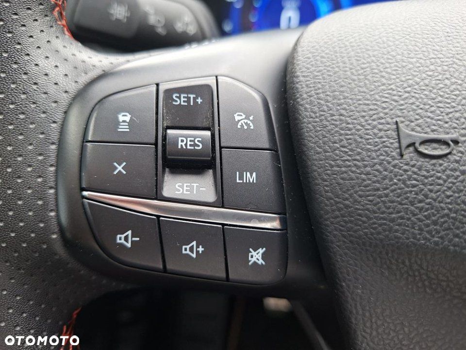 Ford Kuga - 20